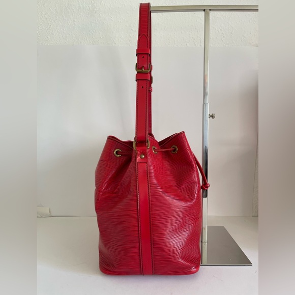 Louis Vuitton PM Noe Shoulder Bag - Picture 4 of 15